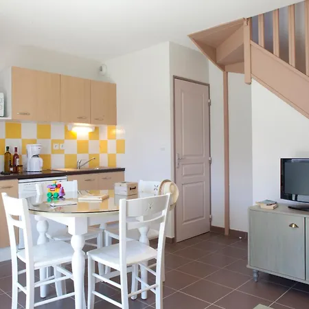 Vacanceole - Le Domaine D'enserune Aparthotel Colombiers (Herault)