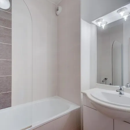 Vacanceole - Le Domaine D'enserune Aparthotel Colombiers (Herault)