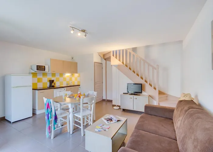 Aparthotel Vacanceole - Le Domaine D'enserune 3*