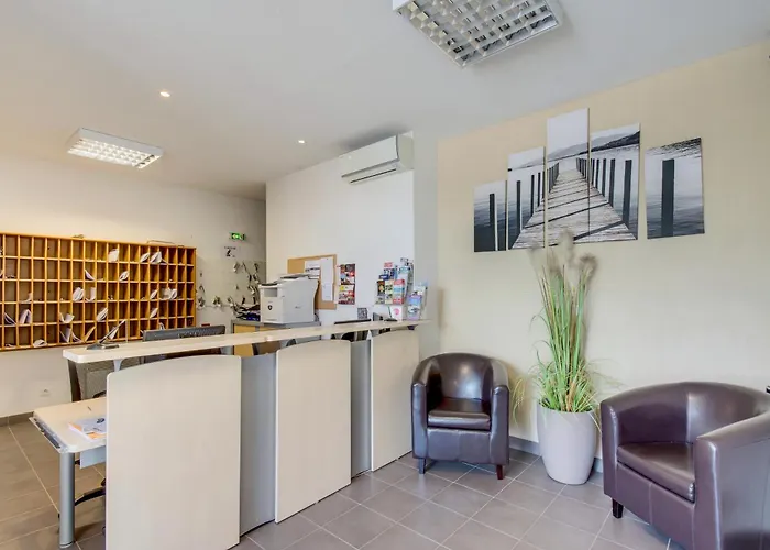 Vacanceole - Le Domaine D'enserune Apart Otel 3*