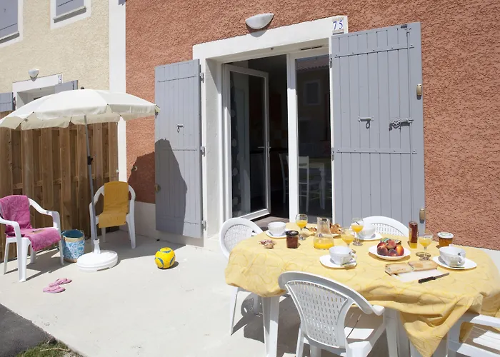 Vacanceole - Le Domaine D'enserune Aparthotel 3*