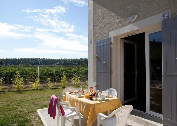 Vacanceole - Le Domaine D'enserune Aparthotel Colombiers (Herault)